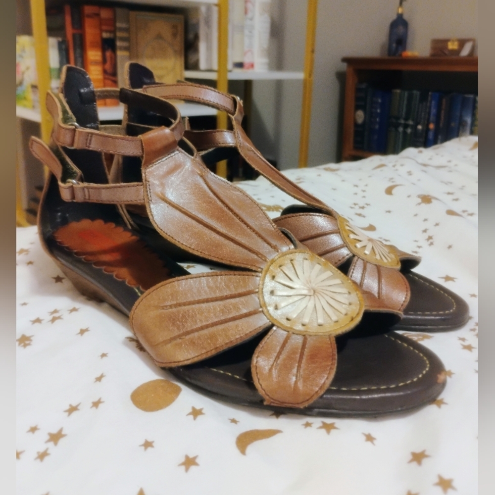 Brown Floral T-Strap Women’s Sandals